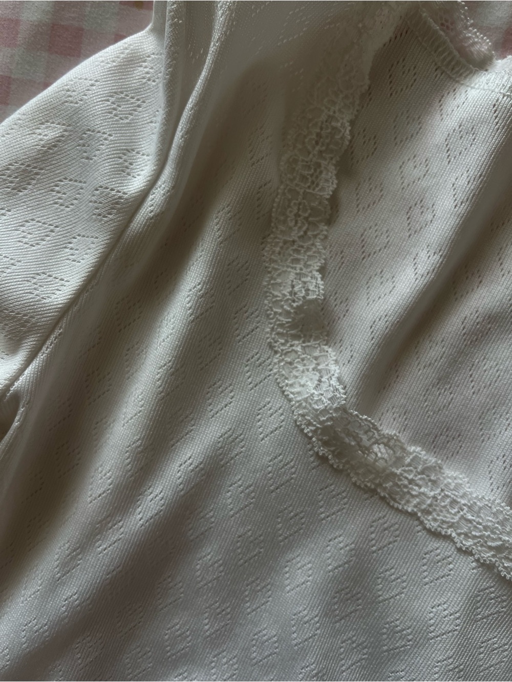 EYELET TOP - Picture 3 of 4